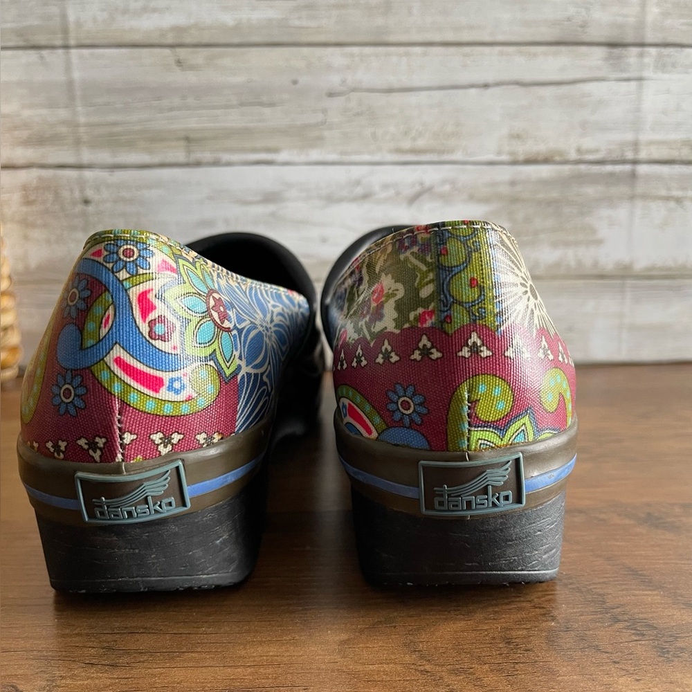 Floral Patterned Women's Shoes - Picture 5 of 8